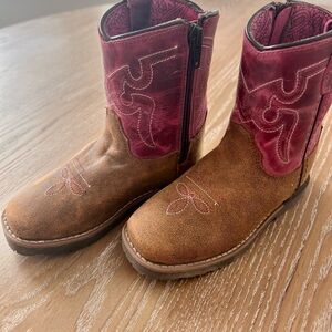 Toddler girls cowboy boots. Size 9